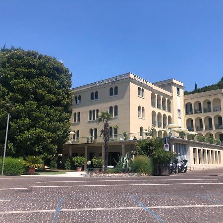 Hotel Terminus Garda  Eksteriør billede